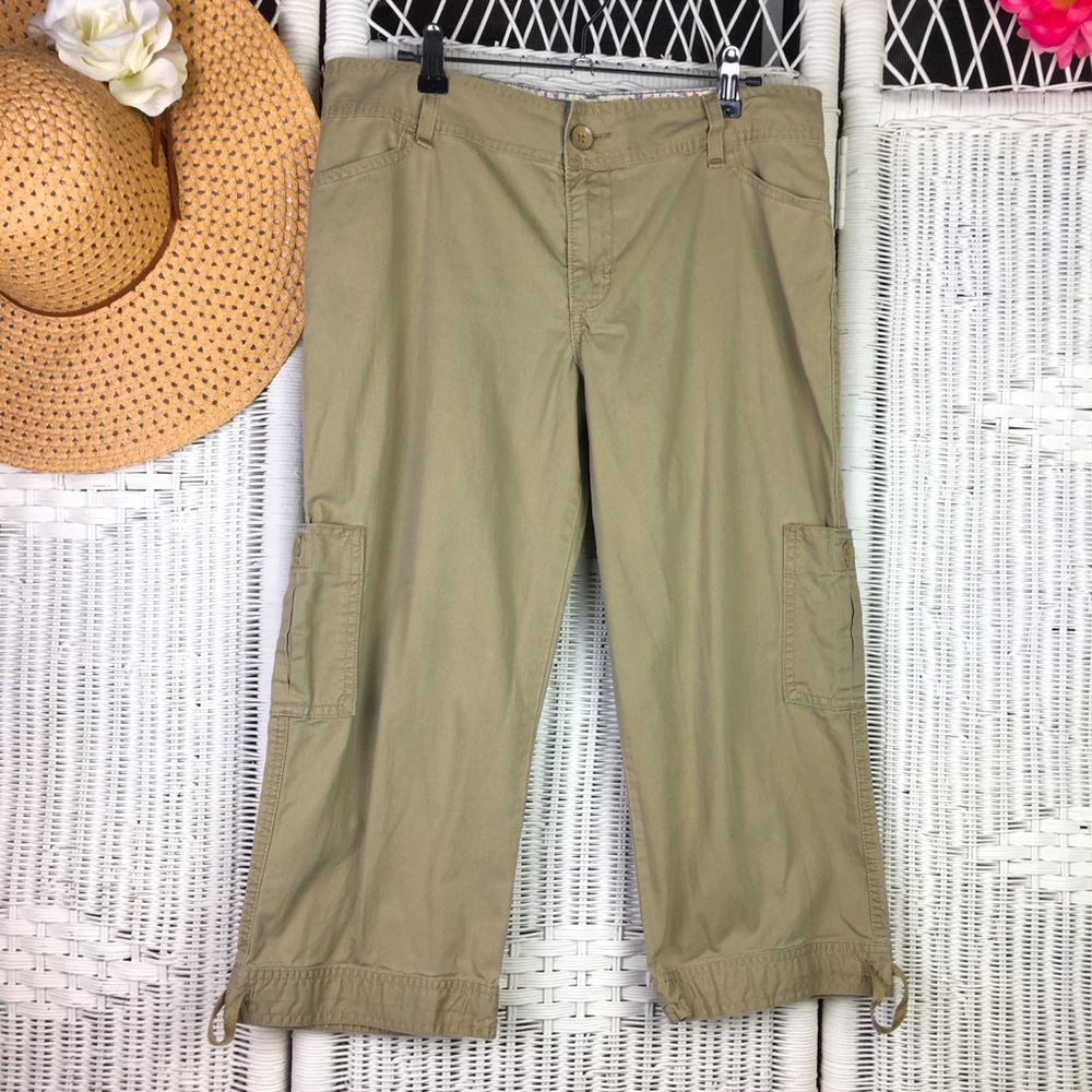 Levi’s Cargo Capri Tan/Olive